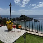 Isola Bella Bed & Breakfast 4*